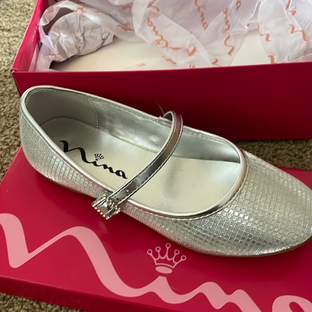 NWT-girls Nina dress shoe